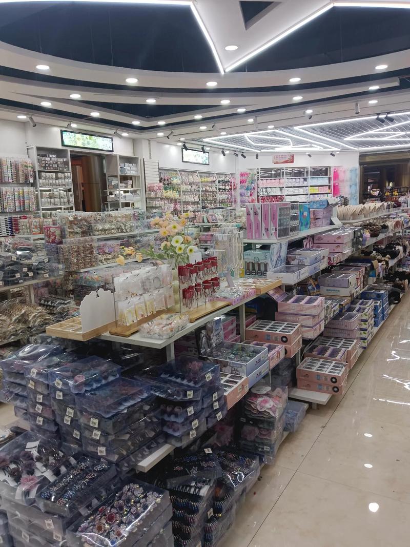 楚雄汇佳商业有限公司与楚雄秦汇莱贸易有限公司：一段商业故事